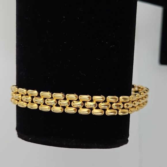 Goldtone Beautifully Detailed Size 8" Bracelet - Picture 1 of 7